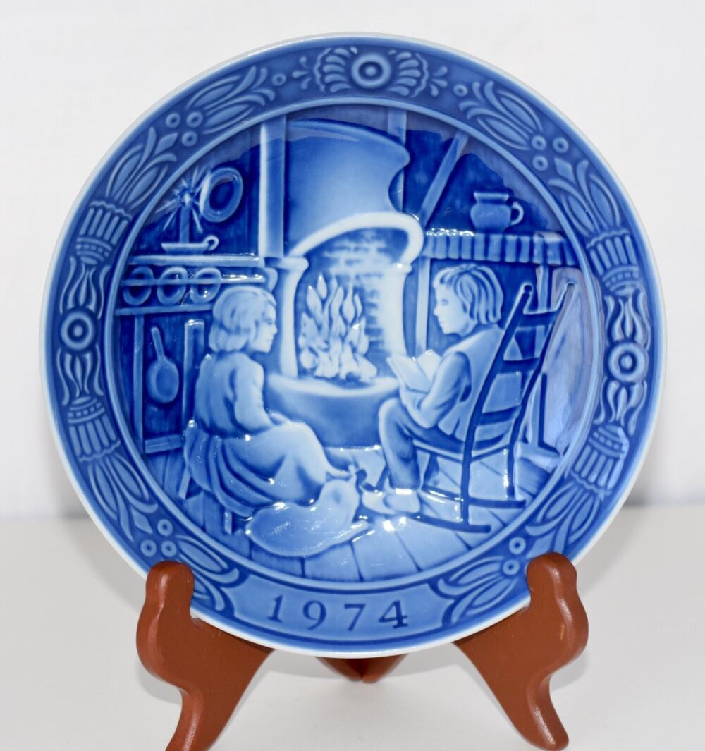 1974 Christmas Plate Georg Jensen Inc Denmark Blue Winter Reading by Fire Plate
